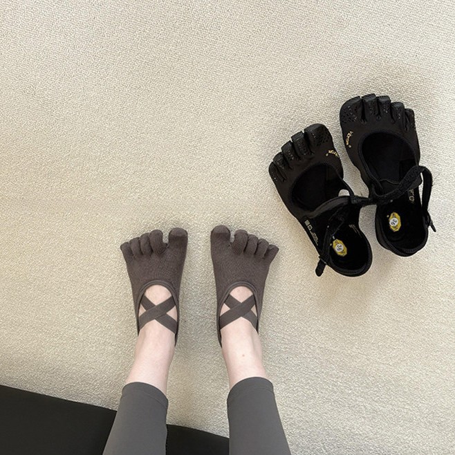 Grip Sock Yoga - Kadın Çapraz Askılı Beş Parmaklı Yoga